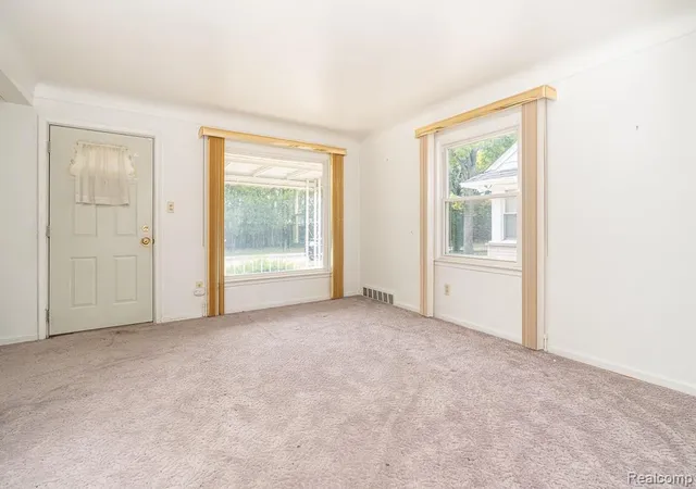 Photo 4 of Single family home for sale at 9343 Fenton, Redford, MI 48239 | MLS# 20261040919 | Listing updated on 2026-09-13