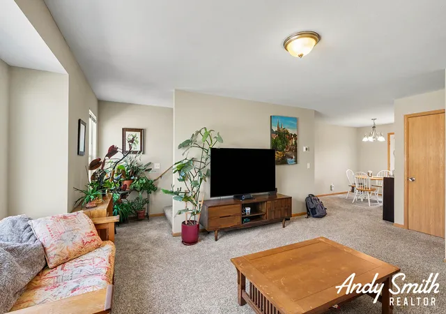 Listing Photo 2 - Condo for sale in building located at 364 Harbortown Ct, Holland, MI 49423