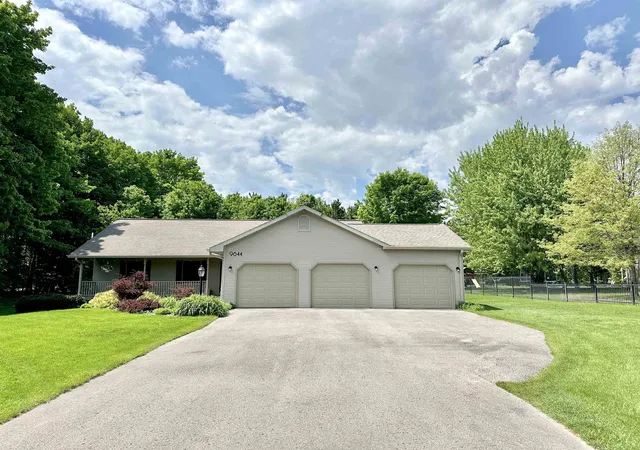 Photo 1 of Single family home for sale at 9644 Bobbys Trl, Traverse City, MI 49684 | MLS# 78080069159 | Listing updated on 2026-06-14