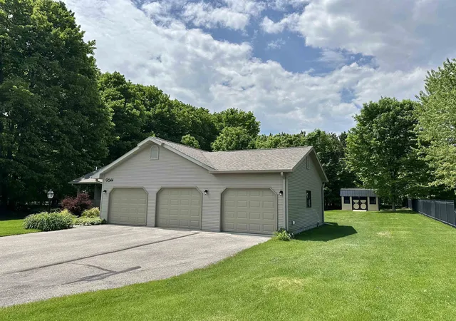 Photo 2 of Single family home for sale at 9644 Bobbys Trl, Traverse City, MI 49684 | MLS# 78080069159 | Listing updated on 2026-06-14