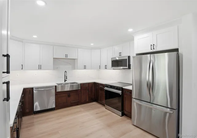 Photo 3 of Single family home for sale at 30301 Spring River Dr, Southfield, MI 48076 | MLS# 20261040950 | Listing updated on 2026-06-09