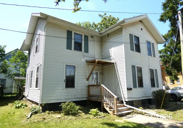Photo 1 of Single family home for sale at 814 Central Pl, Kalamazoo, MI 49008 | MLS# 69026026697 | Listing updated on 2026-09-12