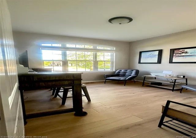 Photo 4 of Single family home for sale at 16437 Sleepy Holw Dr, Fenton, MI 48430 | MLS# 20261040975 | Listing updated on 2026-08-17