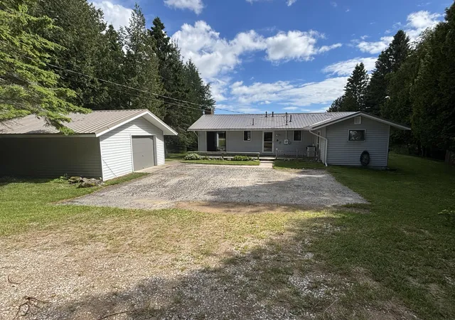 2nd image of 11983 Middle Beach Rd, Naubinway, MI 49762 | MLS# 65026026705