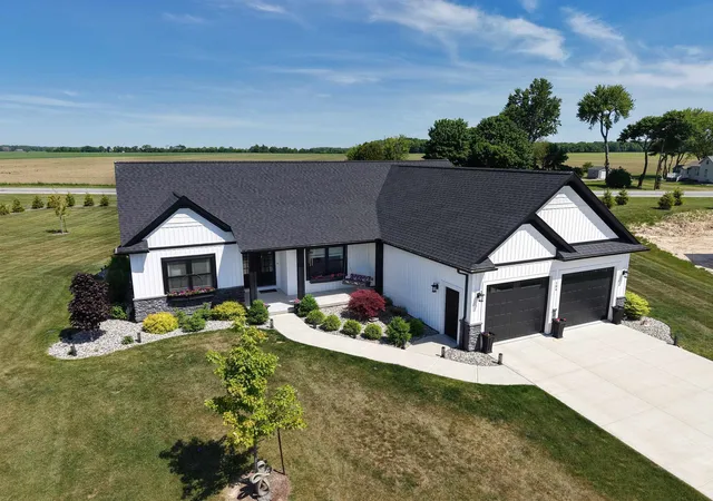1st image of 184 Queens Creek Dr, Frankenmuth, MI 48734 | MLS# 5050209987