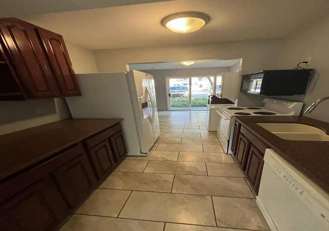 3rd image of 3647 Kenbrooke Ct, Kalamazoo, MI 49006 | MLS# 66026026718