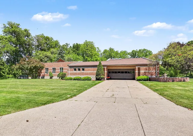Homes for sale in Greenville City Montcalm, MI | 829 S Lincoln St, Greenville City Montcalm, MI 48838 | MLS# 65026026710