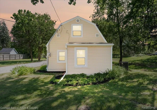 Photo 1 of Sale Pending at 833 Hein Ave, Lansing, MI 48911 | MLS# 20261041009 | Listing updated on 2026-06-13