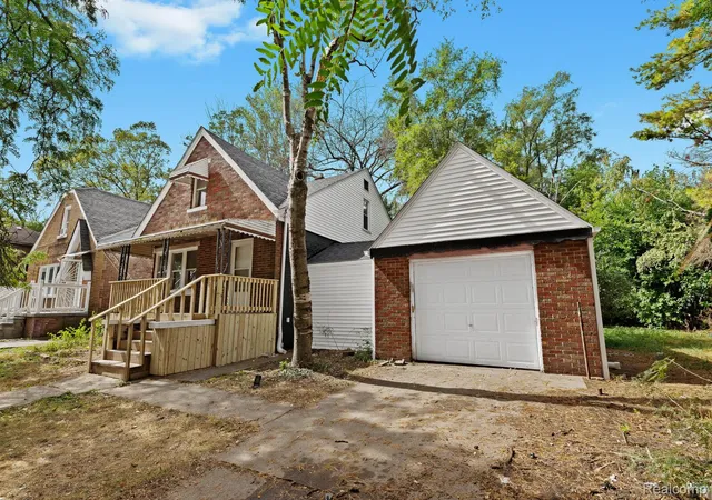 Photo 3 of Single family home for sale at 15887 Snowden St, Detroit, MI 48227 | MLS# 20261041011 | Listing updated on 2026-10-08