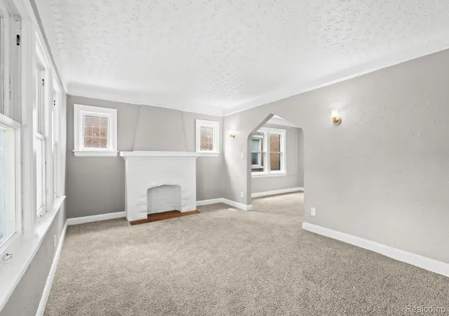 Photo 4 of Single family home for sale at 15887 Snowden St, Detroit, MI 48227 | MLS# 20261041011 | Listing updated on 2026-10-08