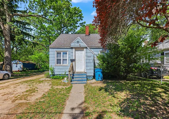 2nd image of 3329 Sanford St, Muskegon, MI 49444 | MLS# 71026026726