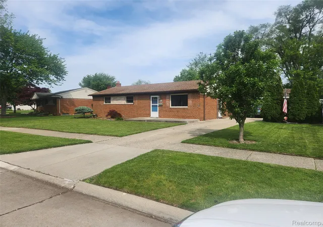 Homes for sale in Fraser City Macomb, MI | 33810 Vista Wy, Fraser City Macomb, MI 48026 | MLS# 20261041024