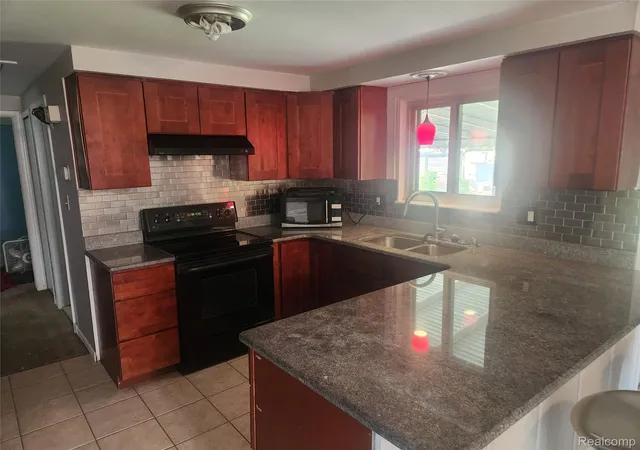 Homes for sale in Fraser City Macomb, MI | 33810 Vista Wy, Fraser City Macomb, MI 48026 | MLS# 20261041024