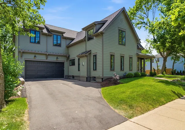 Photo 1 of Single family home for sale at 621 W Summit St, Ann Arbor, MI 48103 | MLS# 81026026730 | Listing updated on 2026-06-10