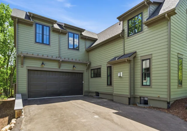 Photo 3 of Single family home for sale at 621 W Summit St, Ann Arbor, MI 48103 | MLS# 81026026730 | Listing updated on 2026-06-10