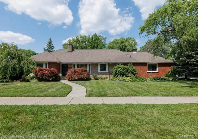 1st image of 1416 N Renaud Rd, Grosse Pointe Woods, MI 48236 | MLS# 20261041031