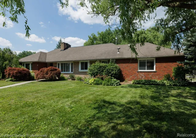 4th image of 1416 N Renaud Rd, Grosse Pointe Woods, MI 48236 | MLS# 20261041031