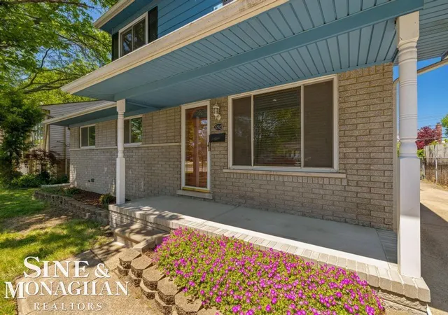 Homes for sale in St Clair Shores City Macomb, MI | 22929 Clairwood St, St Clair Shores City Macomb, MI 48080 | MLS# 58050210003