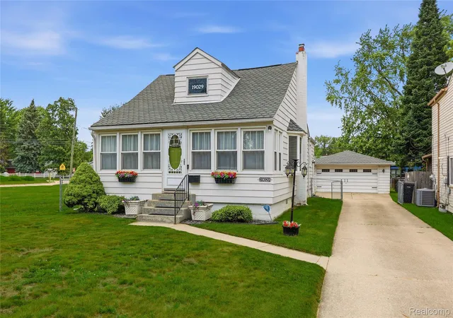 Photo 1 of Sale Pending at 19029 Florian St, Roseville, MI 48066 | MLS# 20261041051 | Listing updated on 2026-06-18