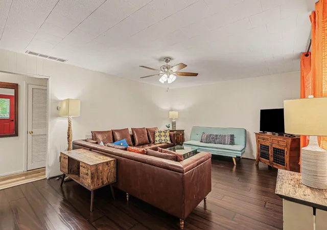 Photo 3 of Single family home for sale at 21 N Clymer St, Pentwater, MI 49449 | MLS# 67026026746 | Listing updated on 2026-06-16