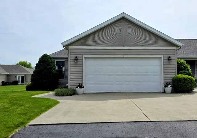 Photo 1 of Condo for sale at 66 Oakwood Dr, Coldwater, MI 49036 | MLS# 62026026755 | Listing updated on 2026-10-02