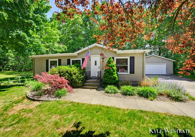 1st image of 14128 Luckett Ln, Grand Haven, MI 49417 | MLS# 65026026753