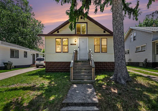 Photo 1 of Multi family home for sale at 1093 W Southern Ave, Muskegon, MI 49441 | MLS# 71026026737 | Listing updated on 2026-09-08