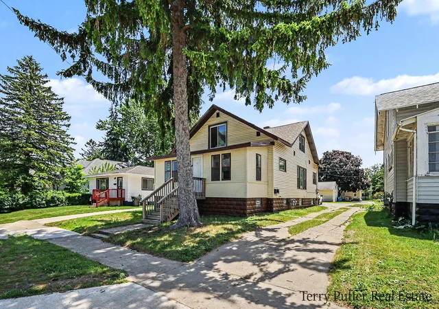 Photo 3 of Multi family home for sale at 1093 W Southern Ave, Muskegon, MI 49441 | MLS# 71026026737 | Listing updated on 2026-09-08