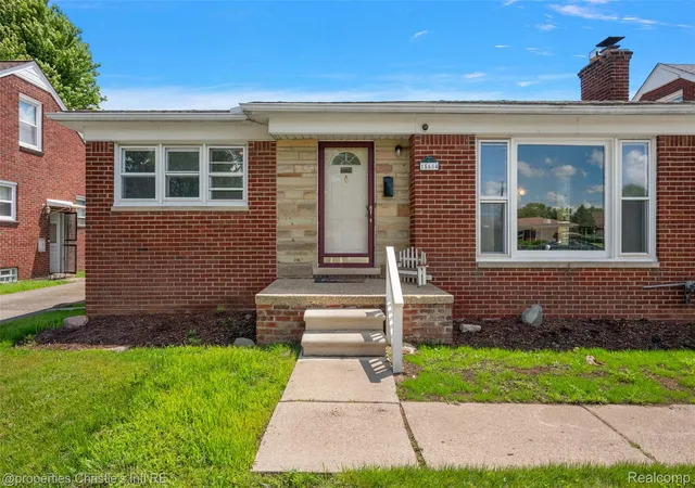 Photo 3 of Single family home for sale at 15654 Juliana Ave, Eastpointe, MI 48021 | MLS# 20261041065 | Listing updated on 2026-07-27