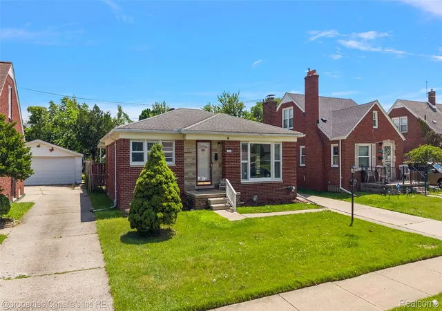 Photo 3 of Single family home for sale at 15654 Juliana Ave, Eastpointe, MI 48021 | MLS# 20261041065 | Listing updated on 2026-07-27