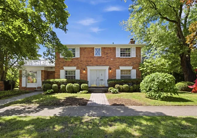 Photo 1 of Sale Pending at 8941 Nadine Ave, Huntington Woods, MI 48070 | MLS# 20261041073 | Listing updated on 2026-06-19