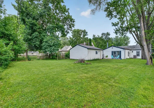 38th image of 32326 Florence St, Garden City, MI 48135 | MLS# 20261041081