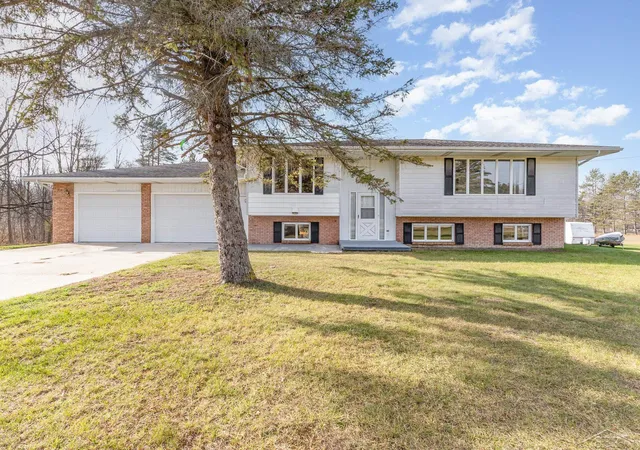 1st image of 3532 S Ten Mile Rd, Breckenridge, MI 48615 | MLS# 61050210018