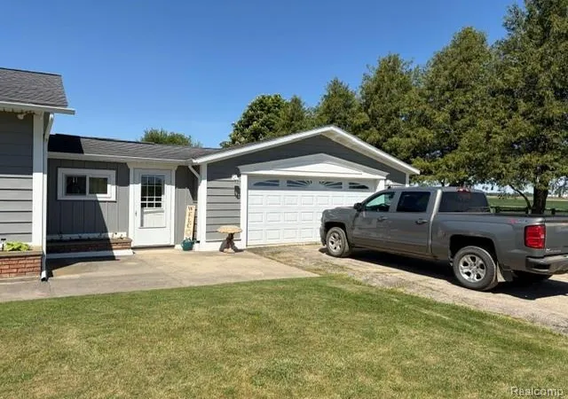 Photo 3 of Single family home for sale at 4815 Loree Rd, Deckerville, MI 48427 | MLS# 20261041089 | Listing updated on 2026-08-20