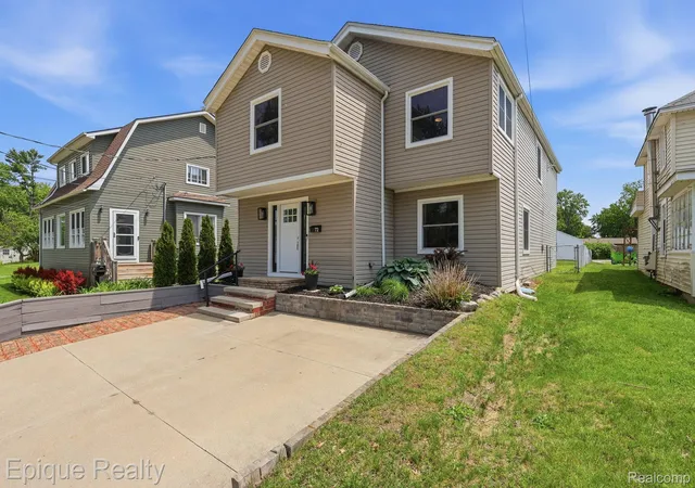 32nd image of 72 N North Shore Dr, Lake Orion, MI 48362 | MLS# 20261041094
