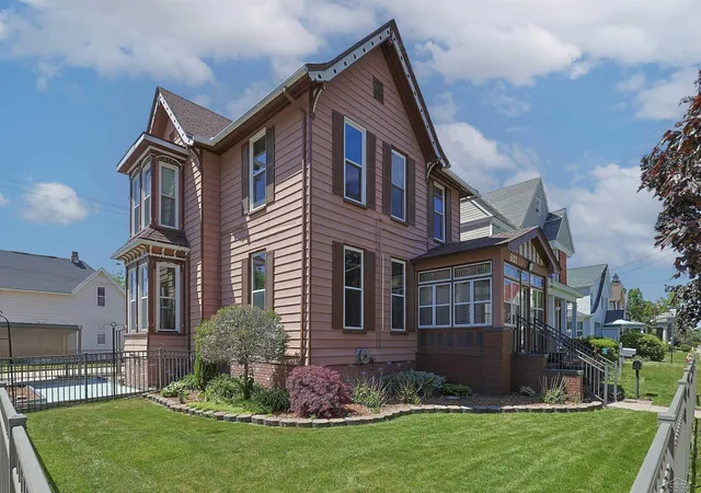 2nd image of 601 N Van Buren St, Bay City, MI 48708 | MLS# 61050210023