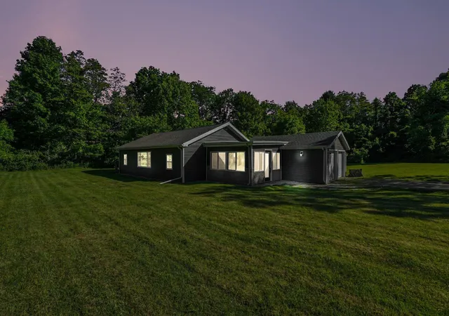 32nd image of 70068 Michigan 43, South Haven, MI 49090 | MLS# 69026026790
