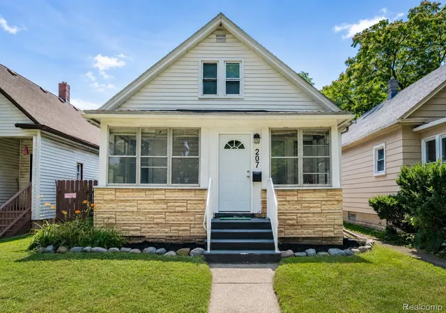 Photo 1 of Single family home for sale at 207 Richter St, River Rouge, MI 48218 | MLS# 20261041112 | Listing updated on 2026-09-11