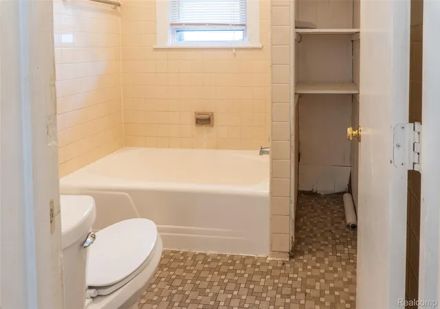 Photo 4 of Single family home for sale at 207 Richter St, River Rouge, MI 48218 | MLS# 20261041112 | Listing updated on 2026-09-11