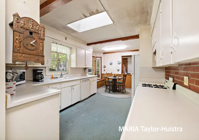 Photo 4 of Single family home for sale at 17690 Jordan Ln, Spring Lake, MI 49456 | MLS# 71026026811 | Listing updated on 2026-07-22