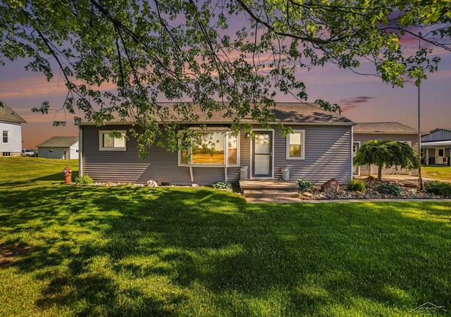 Photo 1 of Single family home for sale at 670 Hotchkiss Rd, Bay City, MI 48706 | MLS# 61050210039 | Listing updated on 2026-06-16