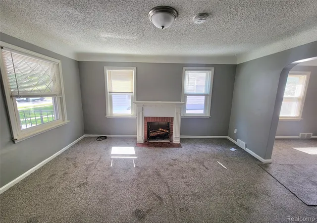 Photo 4 of Single family home for sale at 13505 Saint Andrews Ave, Warren, MI 48089 | MLS# 20261041132 | Listing updated on 2026-09-17