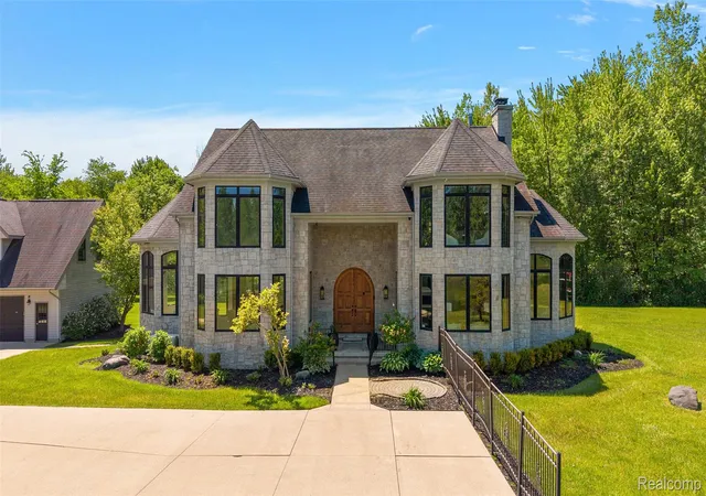 Photo 3 of Single family home for sale at 62502 Wayfaring Rd, Ray, MI 48096 | MLS# 20261041135 | Listing updated on 2026-09-16