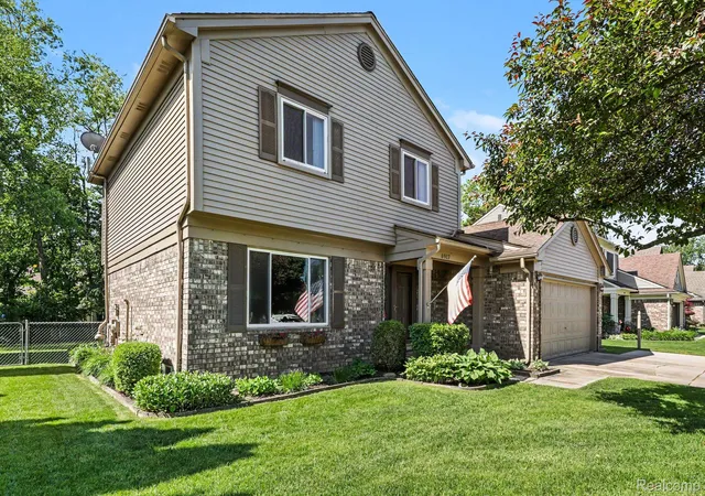 Photo 1 of Sale Pending at 6917 Chesterfield, Waterford, MI 48327 | MLS# 20261041139 | Listing updated on 2026-06-20