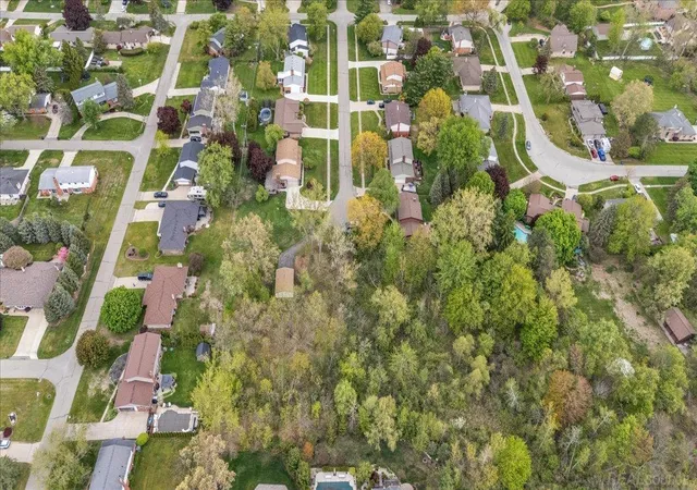5th image of 55767 Sandy Ln V Ln, Shelby Township, MI 48316 | MLS# 58050210043