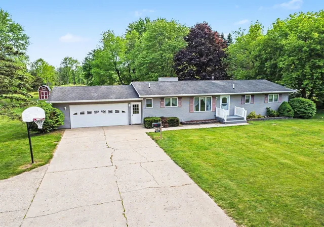 1st image of 305 W Remus Rd, Mount Pleasant, MI 48858 | MLS# 79080069183