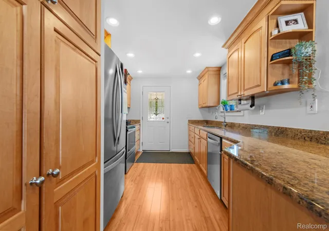 Photo 4 of Single family home for sale at 1570 Tamson St, West Bloomfield, MI 48324 | MLS# 20261041165 | Listing updated on 2026-06-21