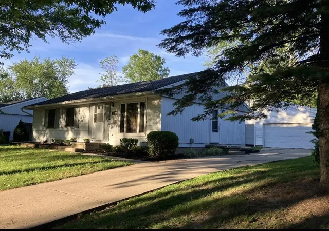 Photo 1 of Sale Pending at 3201 Norwich Rd, Lansing, MI 48911 | MLS# 60050210057 | Listing updated on 2026-06-16