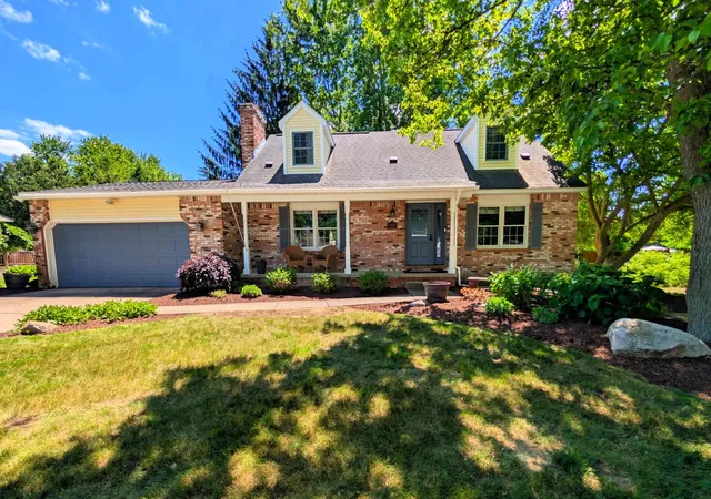 Photo 1 of Single family home for sale at 1536 Suzanne Ct, Flushing, MI 48433 | MLS# 5050210060 | Listing updated on 2026-06-18