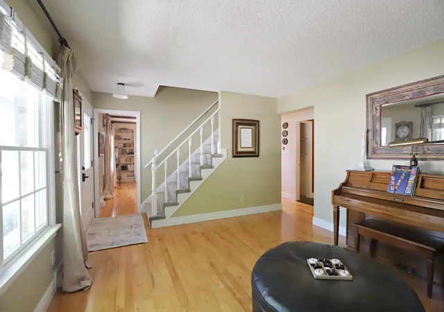 Photo 3 of Single family home for sale at 1536 Suzanne Ct, Flushing, MI 48433 | MLS# 5050210060 | Listing updated on 2026-06-18
